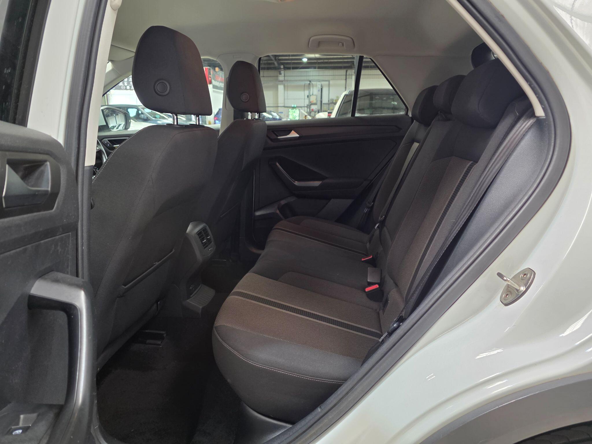 Volkswagen T-Roc view 23