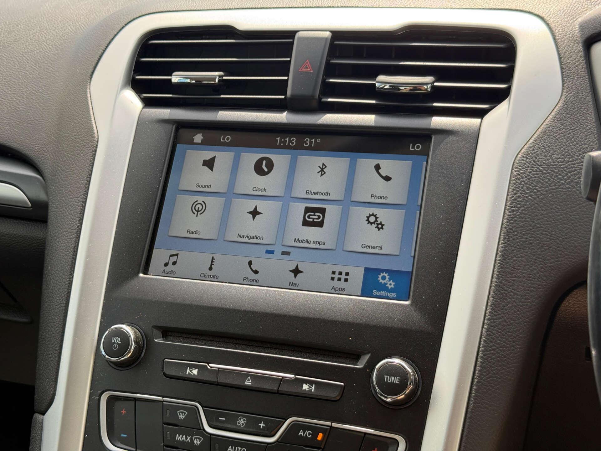 Ford Mondeo view 61