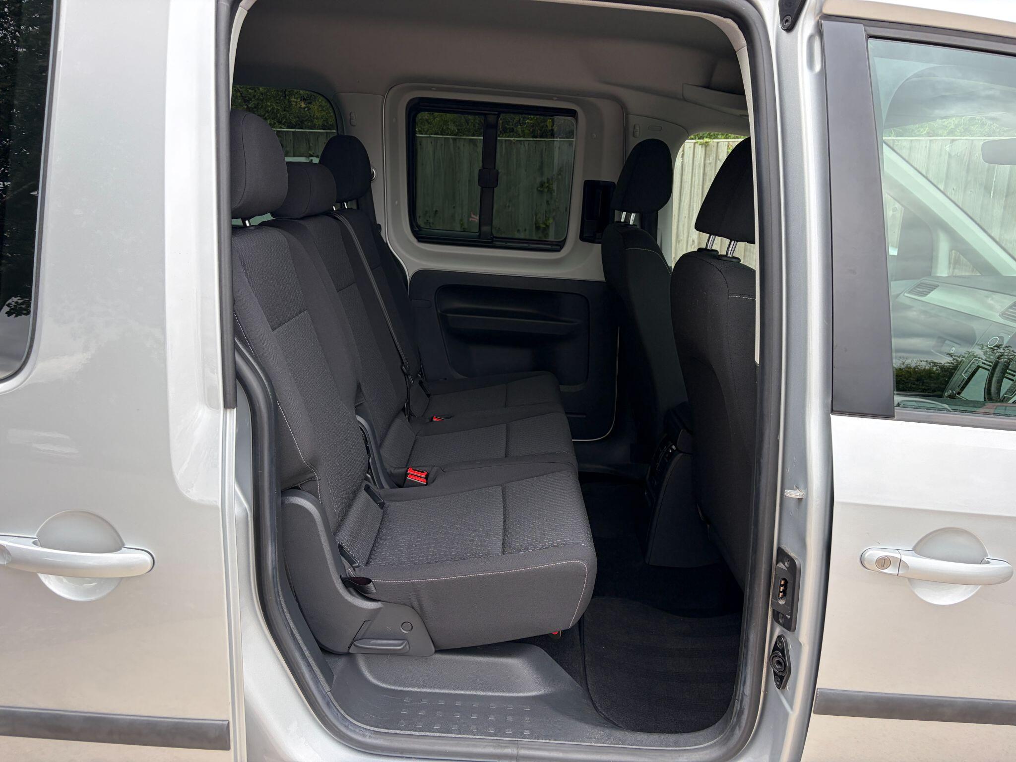 Volkswagen Caddy Maxi Life view 11