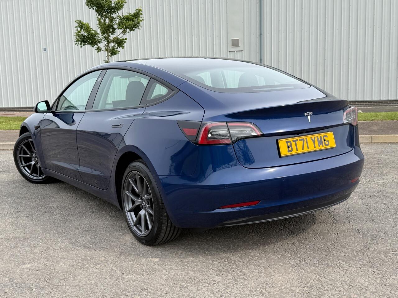 Tesla Model 3 view 6