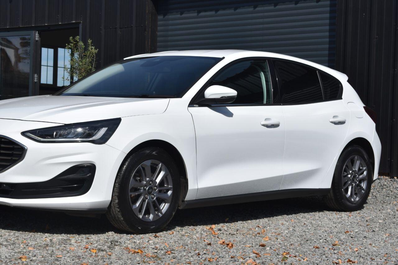Ford Focus view 13