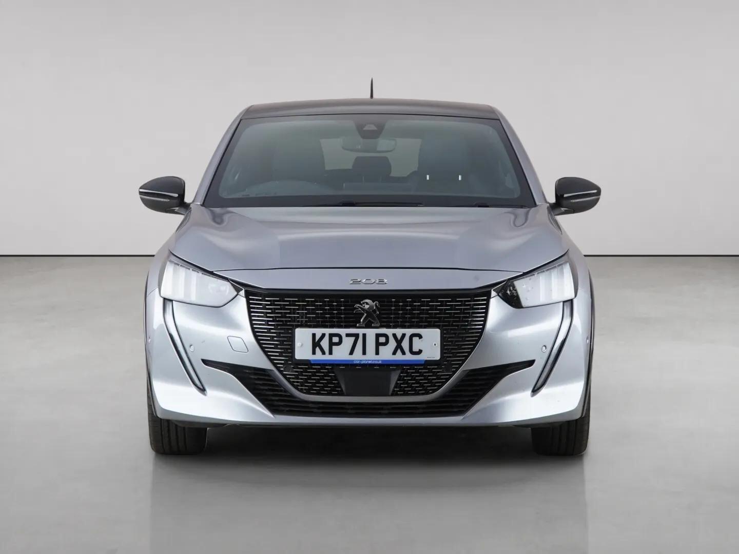 Peugeot 208 view 5