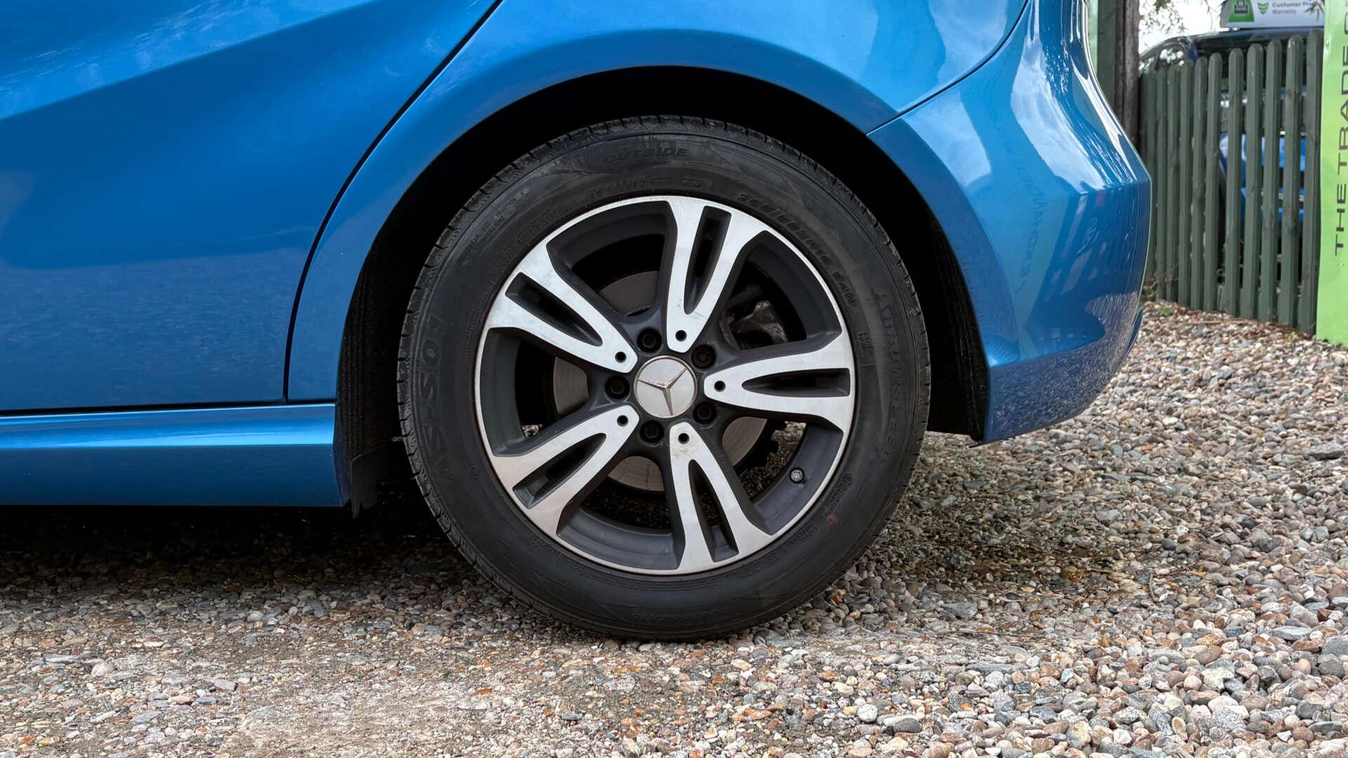 Mercedes-Benz A-Class view 35