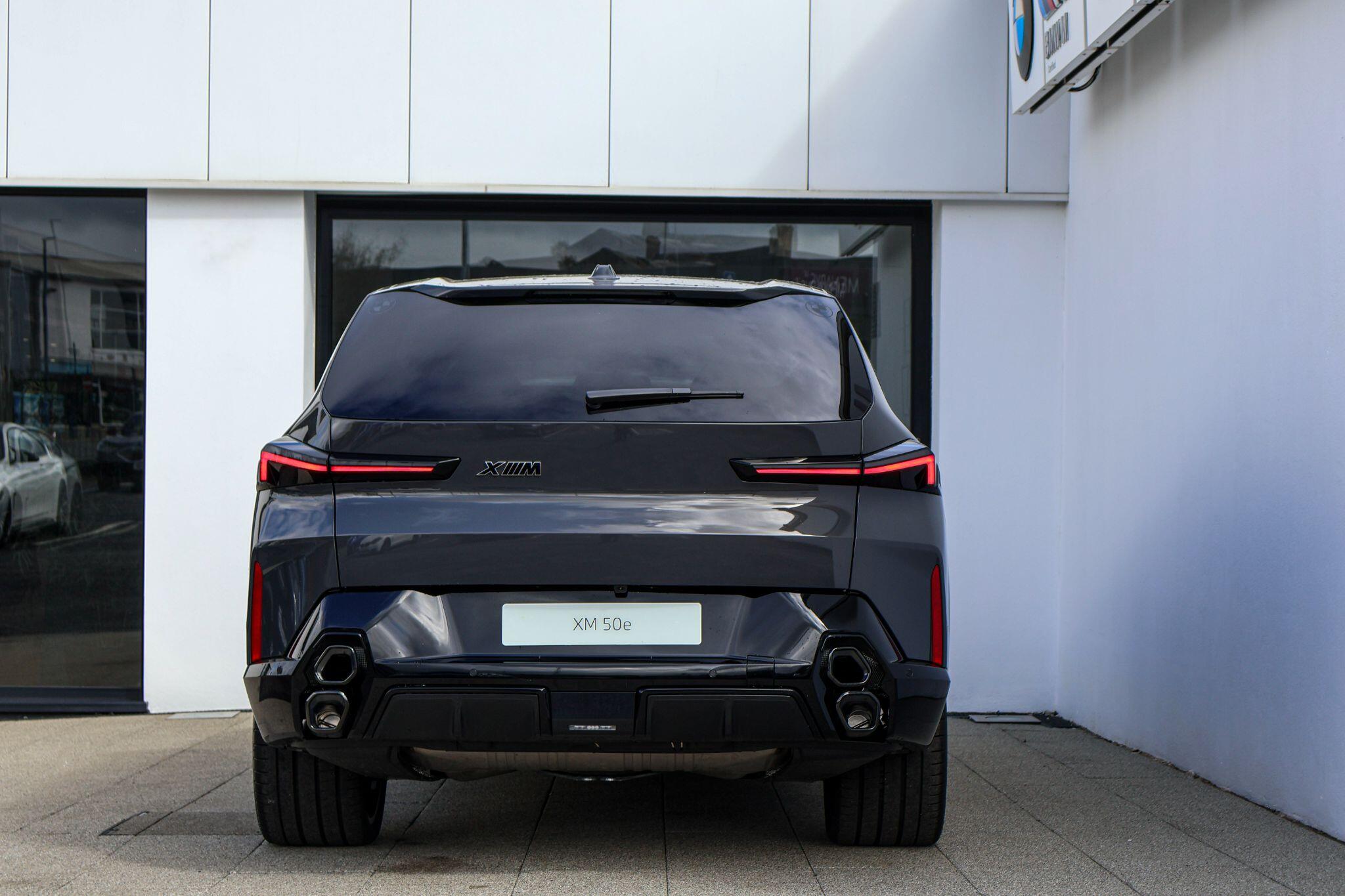 BMW XM view 8