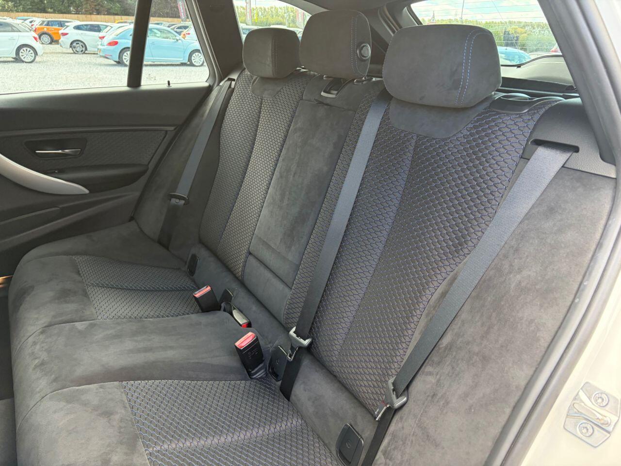 BMW 3 Series view 25