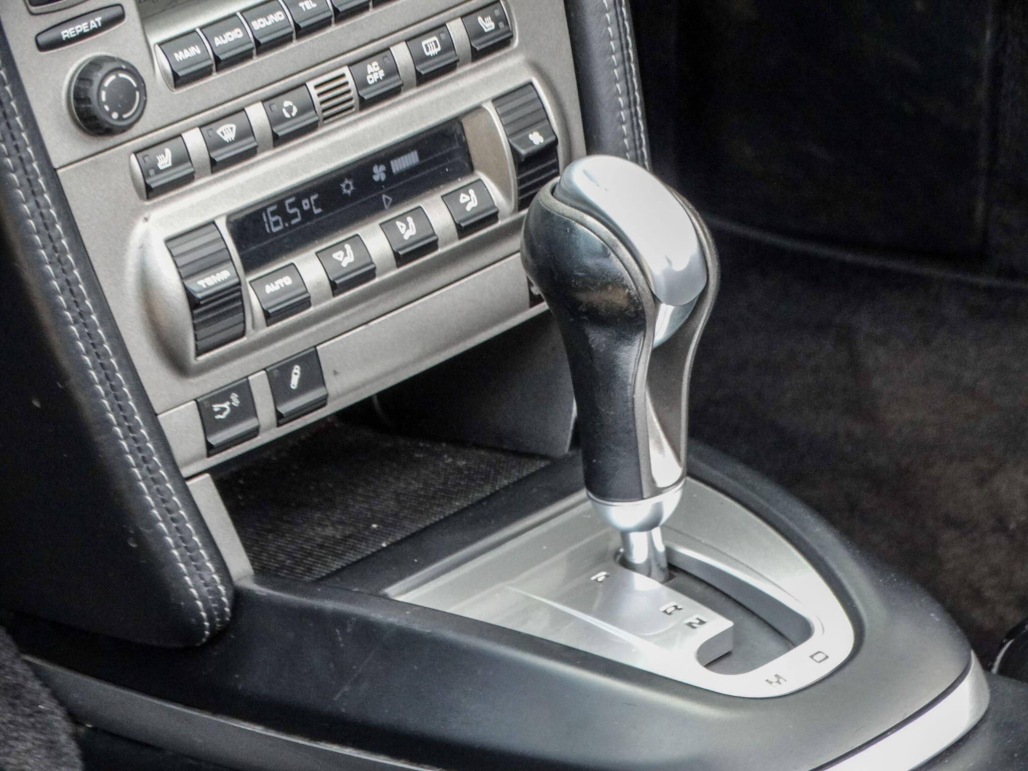 Porsche 911 view 15