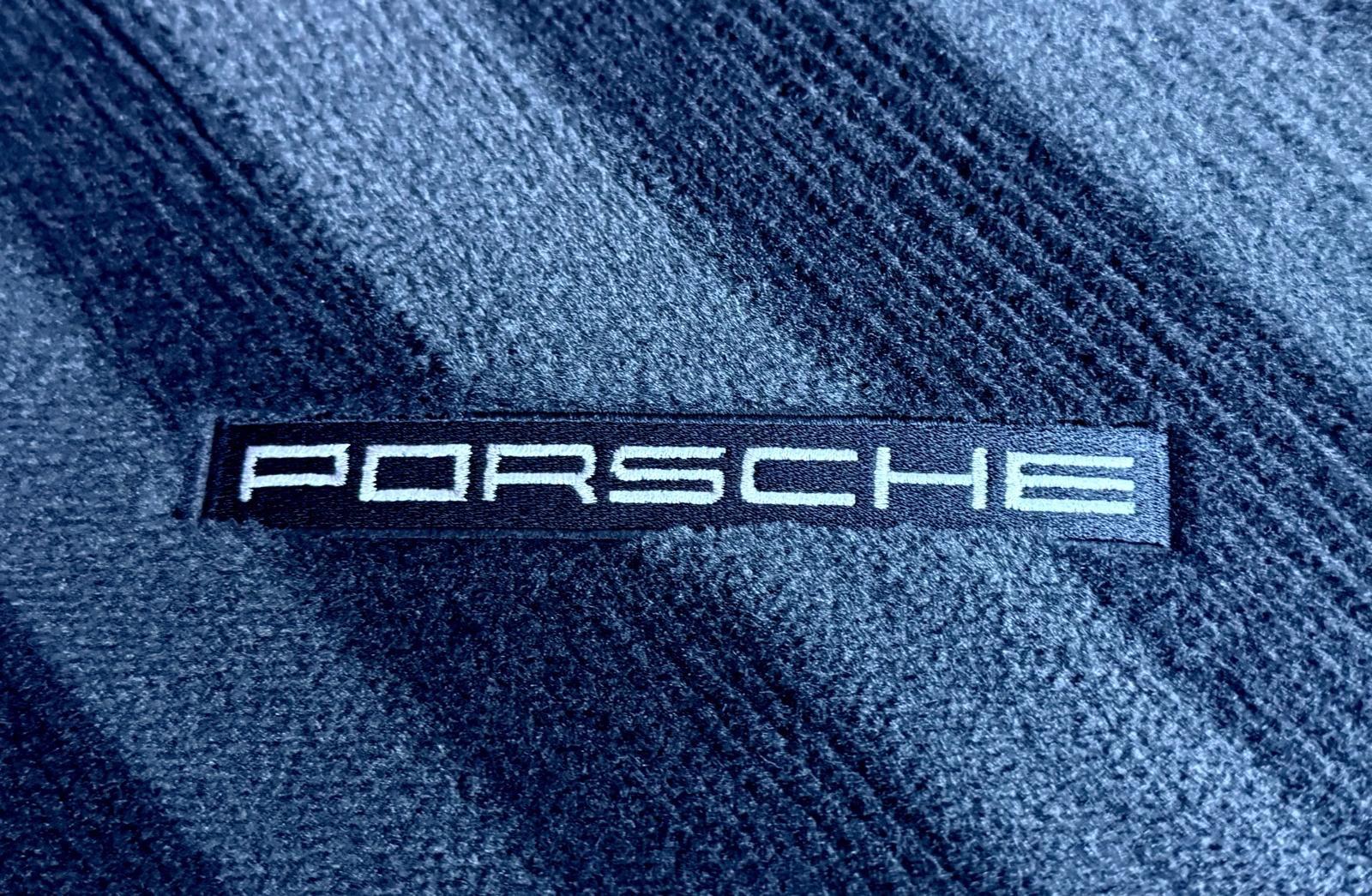 Porsche 911 view 51