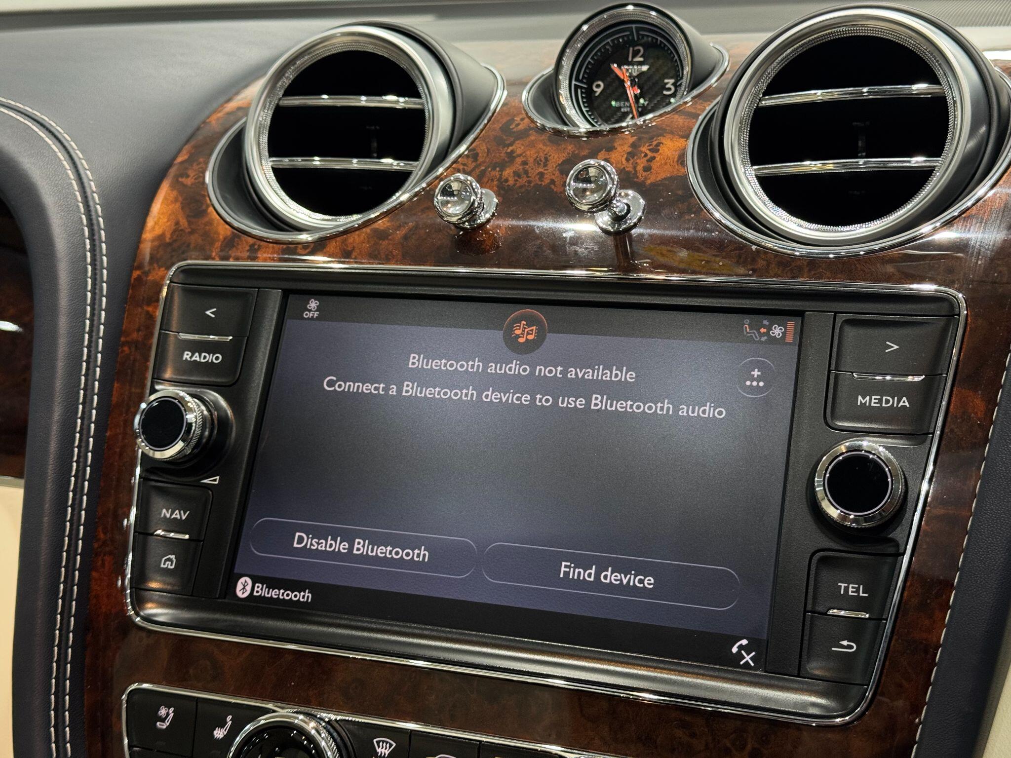 Bentley Bentayga view 33