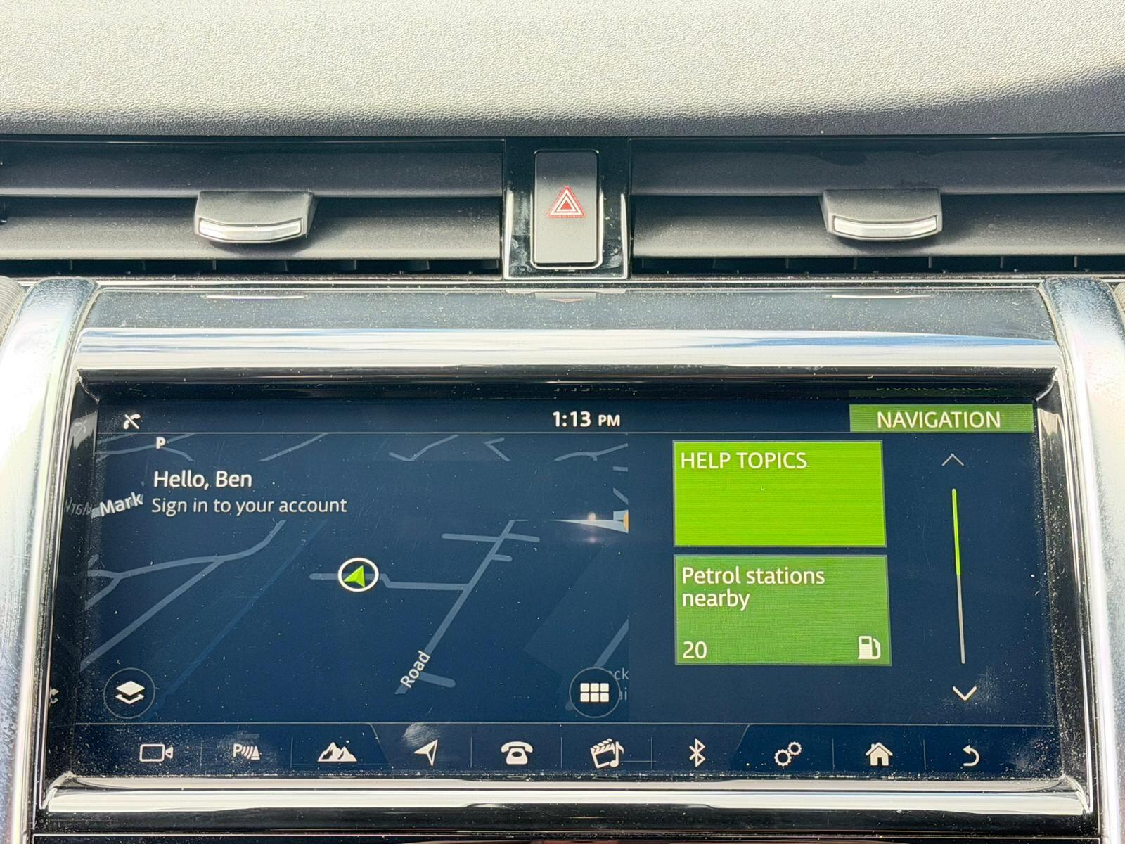 Land Rover Discovery Sport view 25