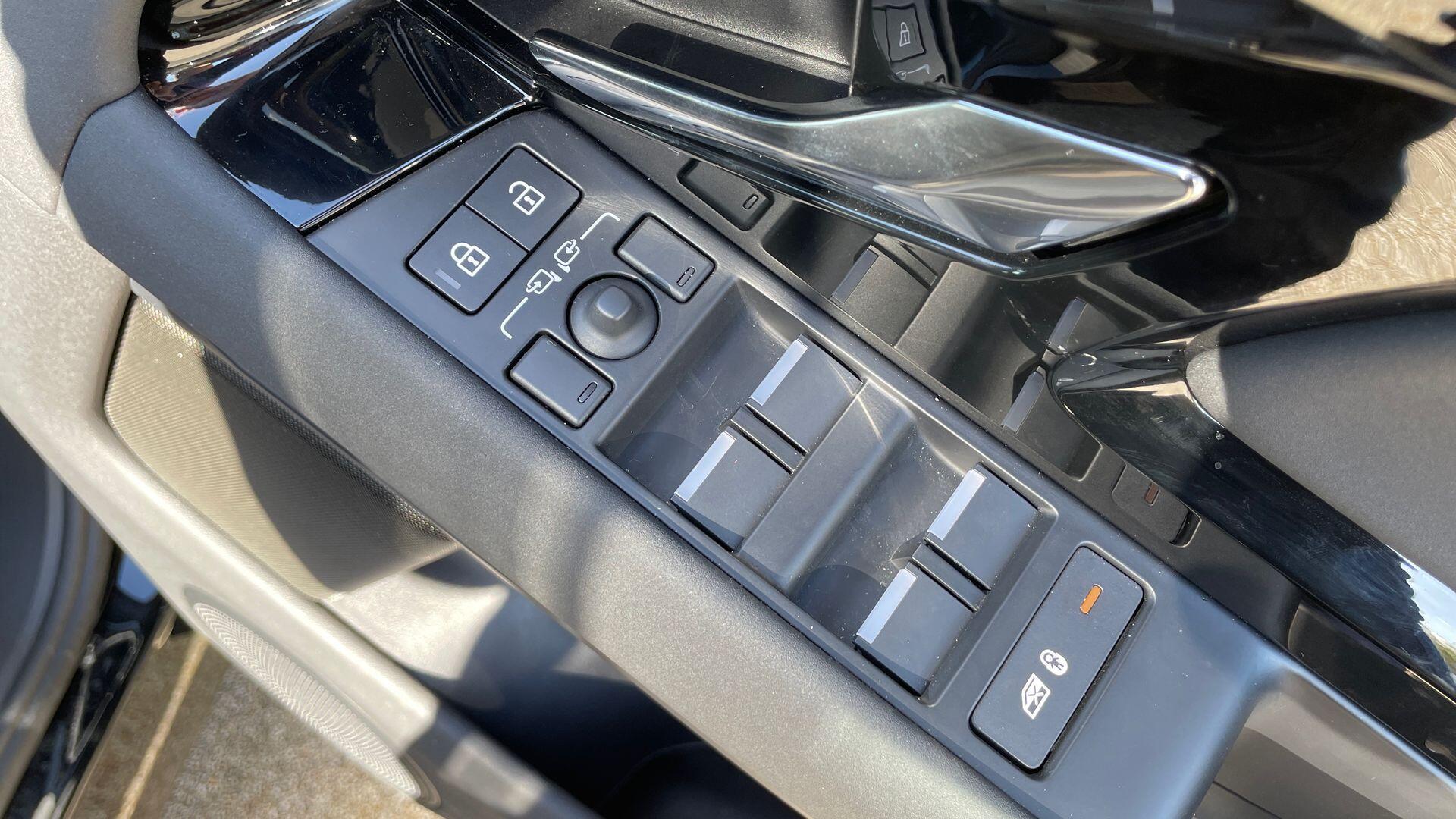 Land Rover Range Rover Evoque view 25