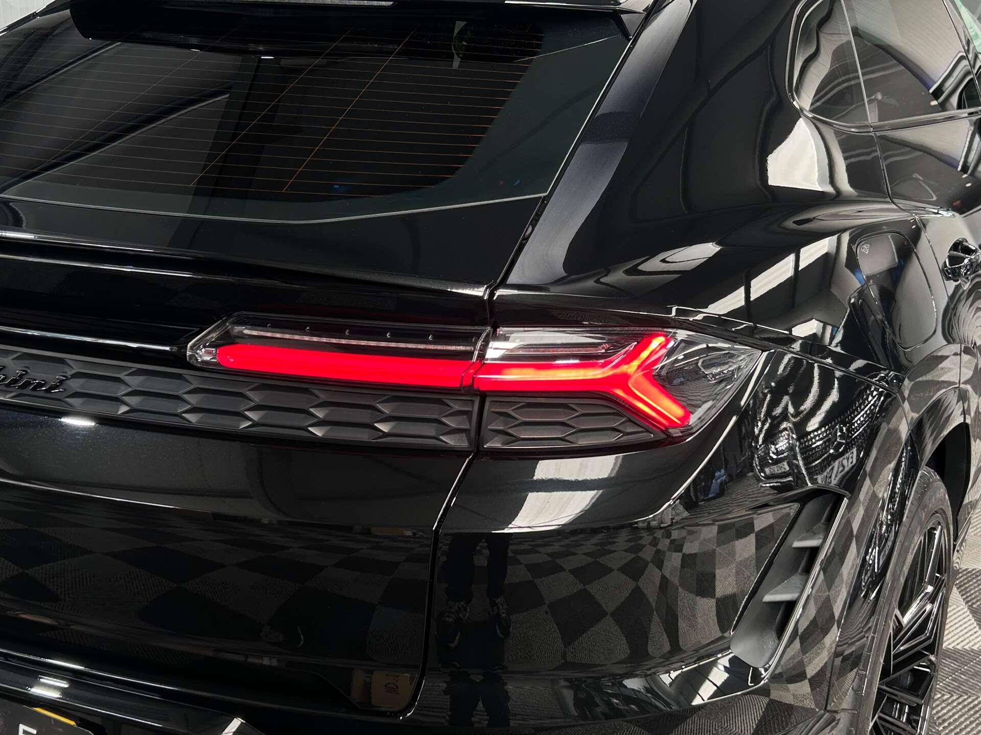 Lamborghini Urus view 18