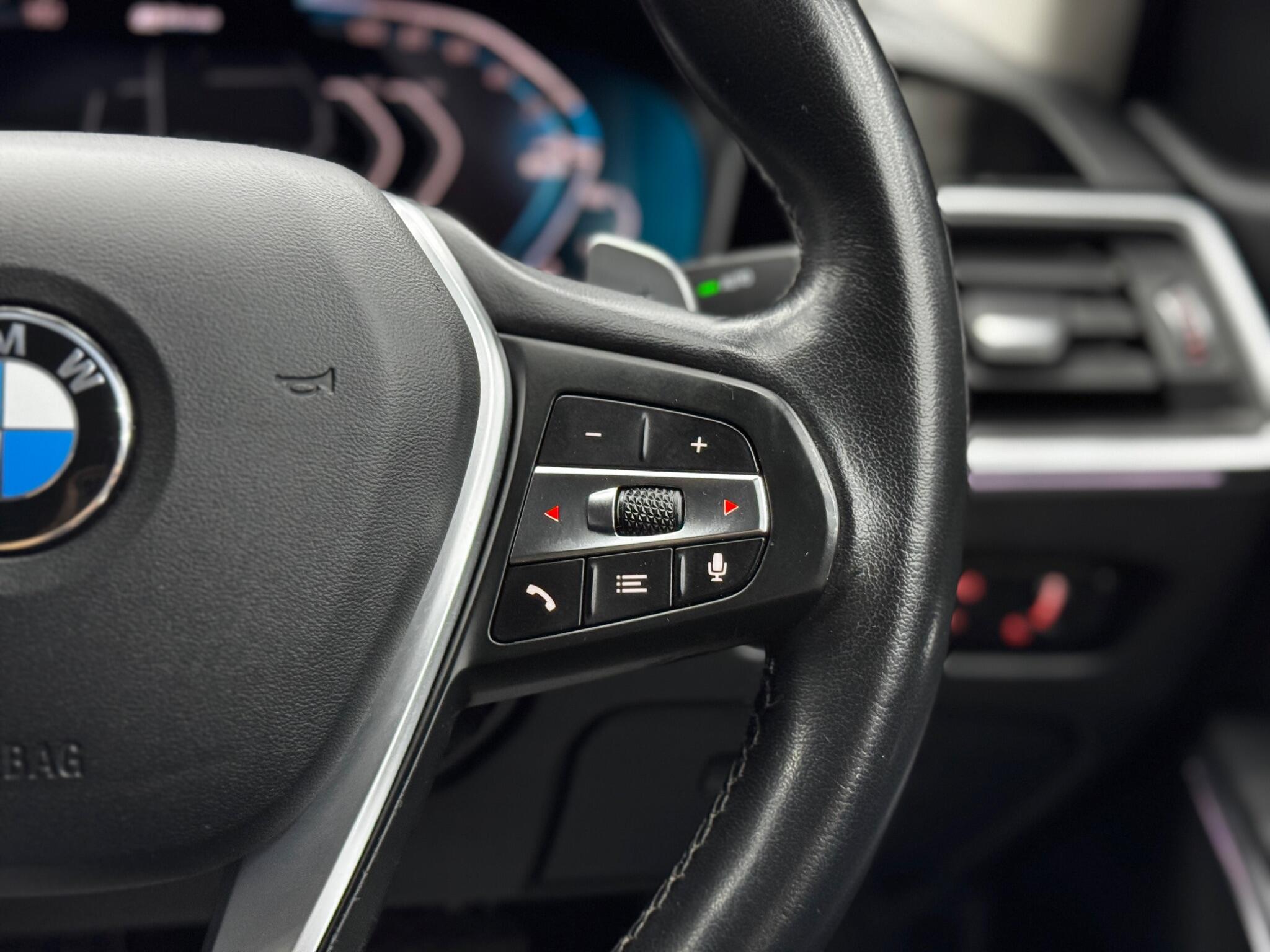 BMW 3 Series view 19