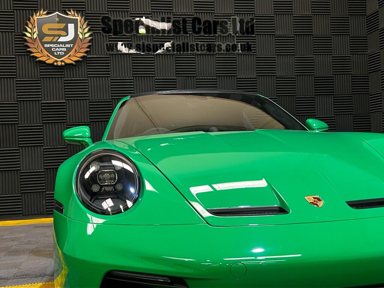 Porsche 911 view 20