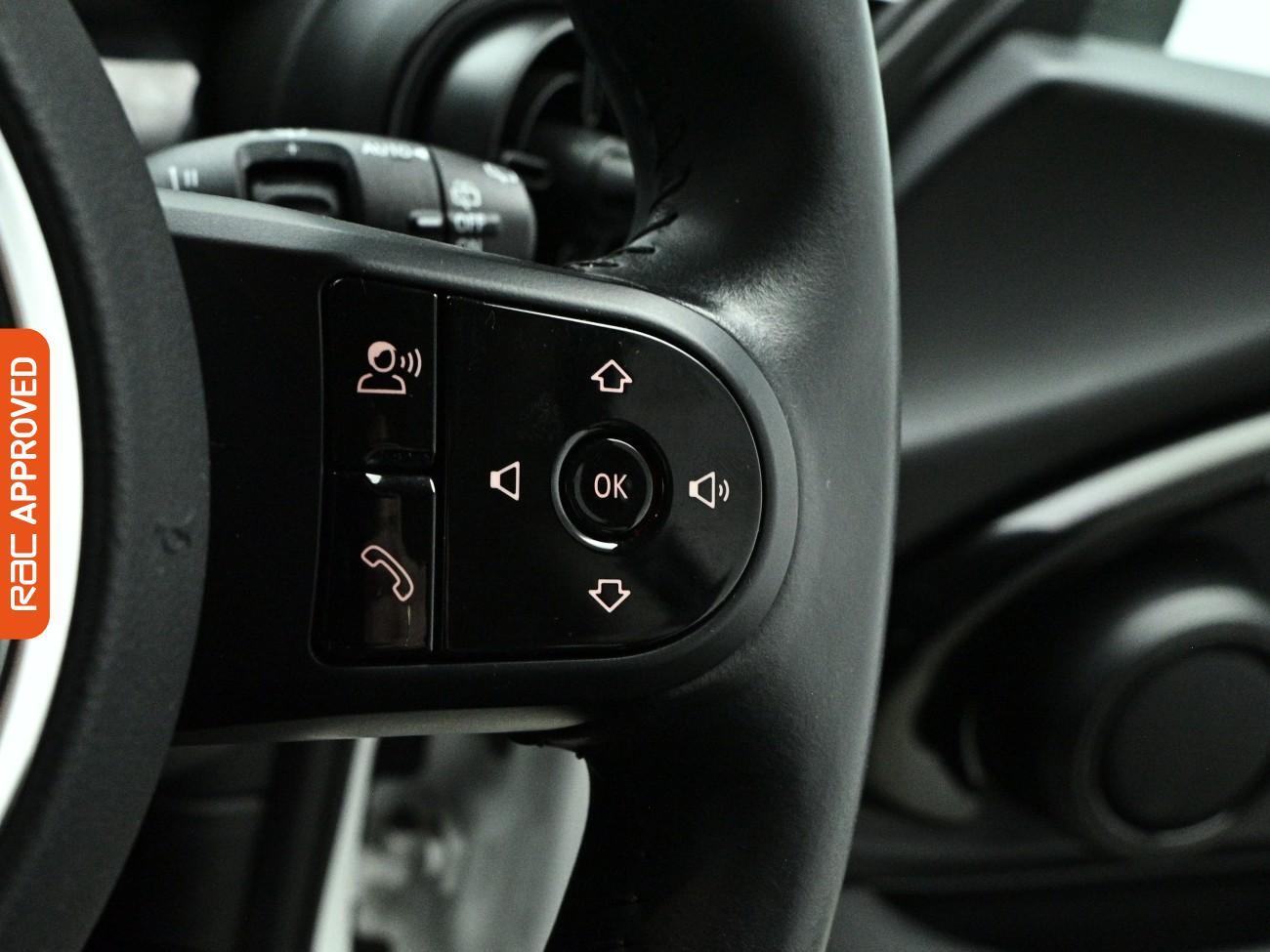 Mini Hatch view 23