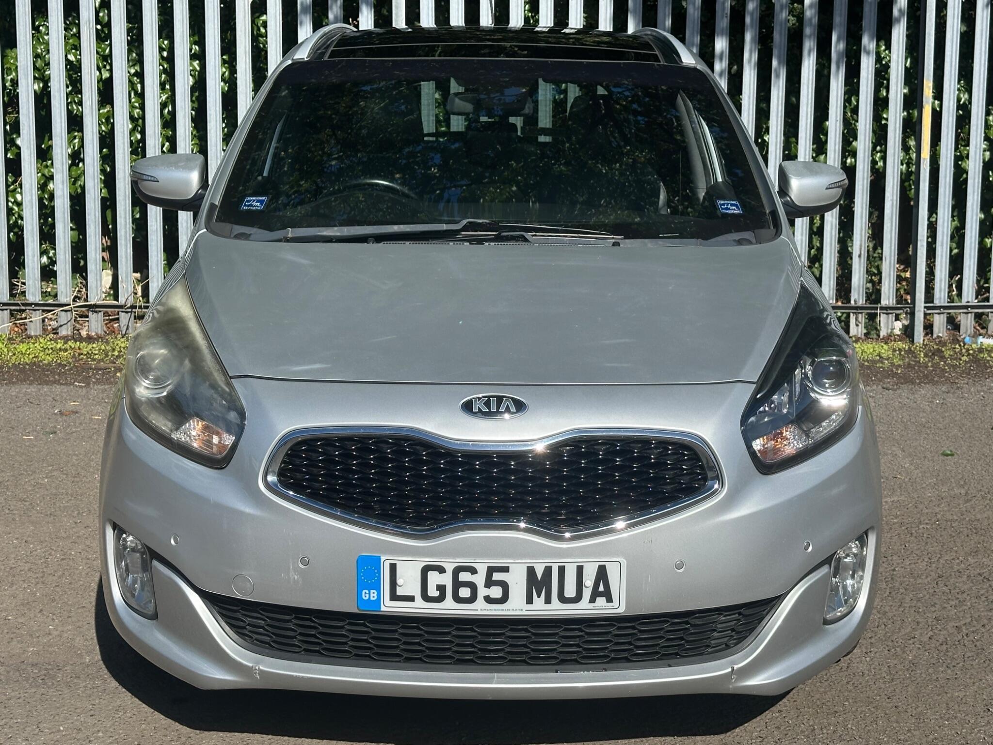 Kia Carens view 2