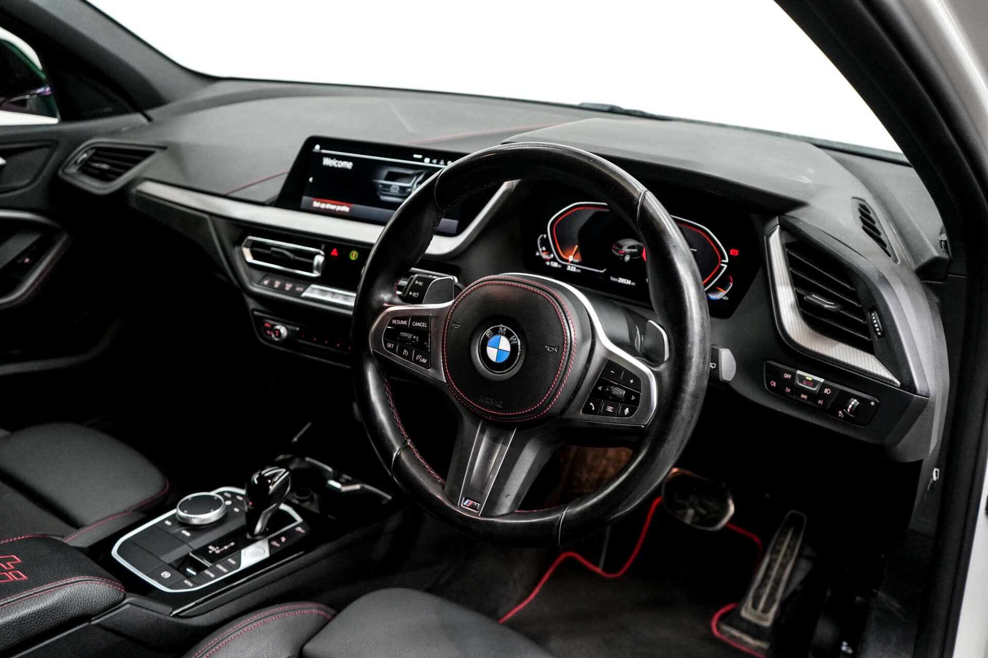BMW 1 Series view 11