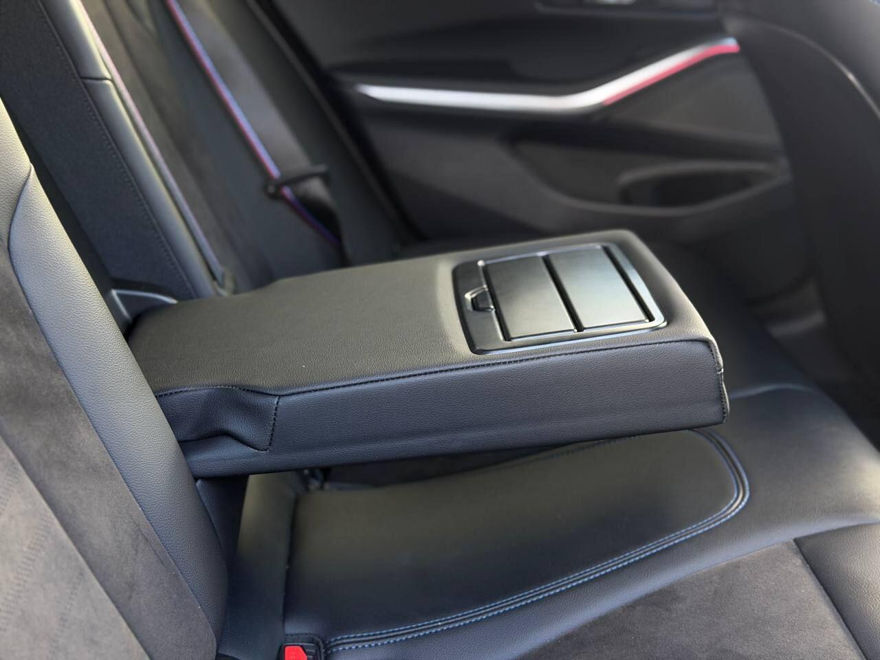 BMW 3 Series view 19