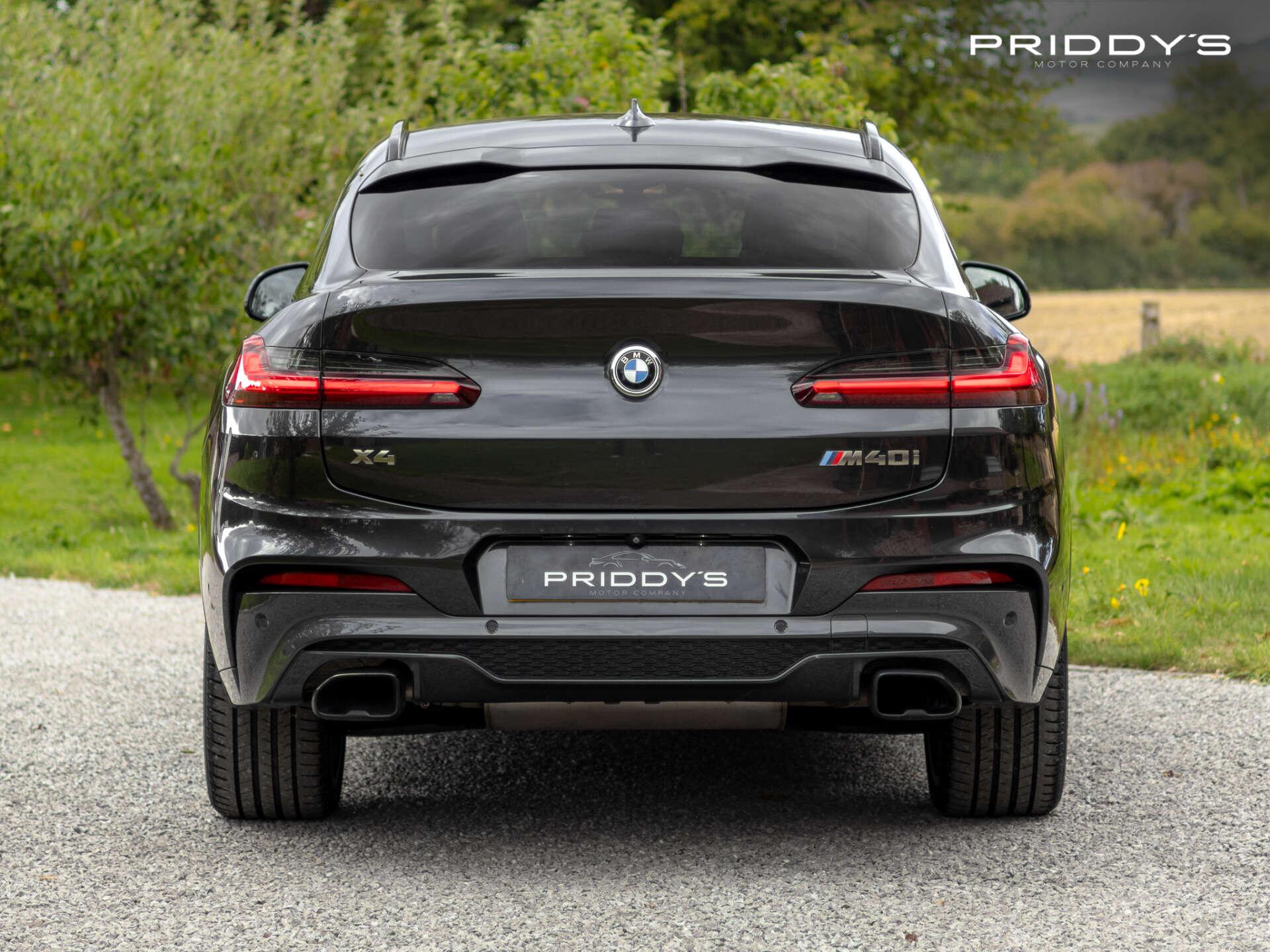 BMW X4 view 4