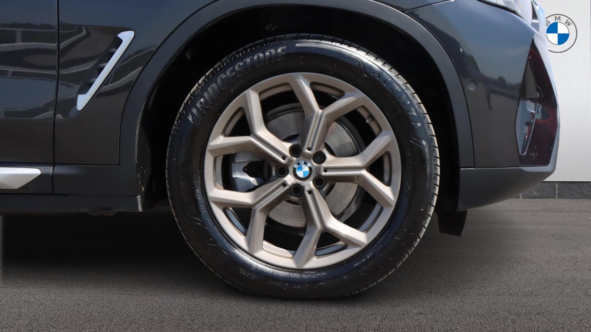BMW X3 view 14
