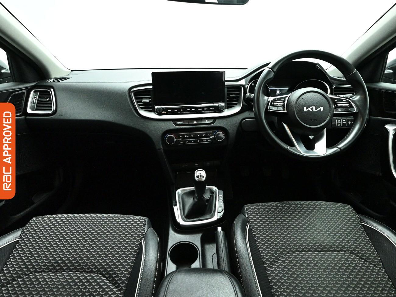 Kia Ceed view 2