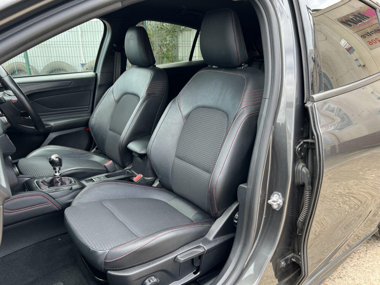 Ford Focus view 23