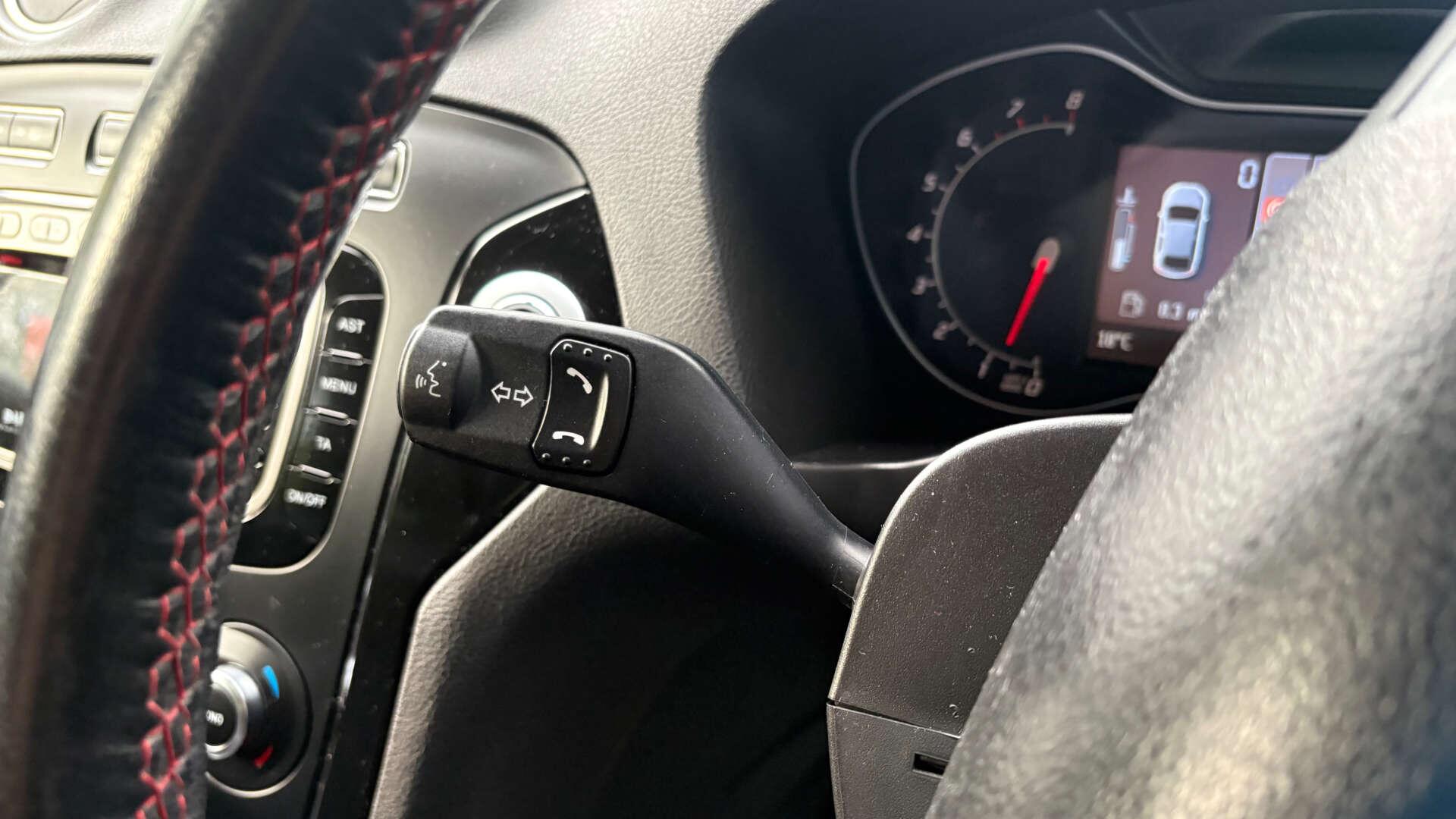 Ford Mondeo view 20