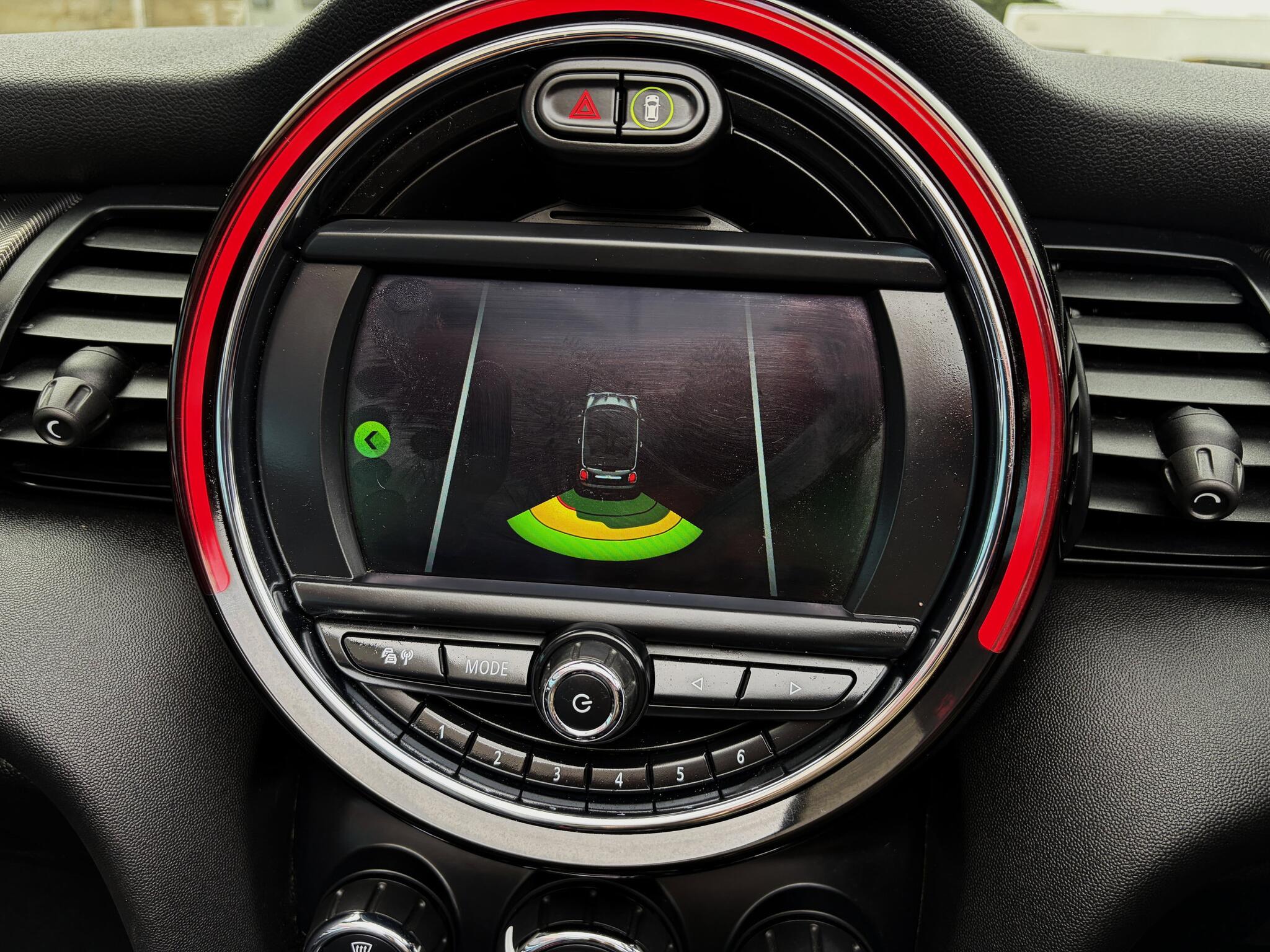 Mini Convertible view 26