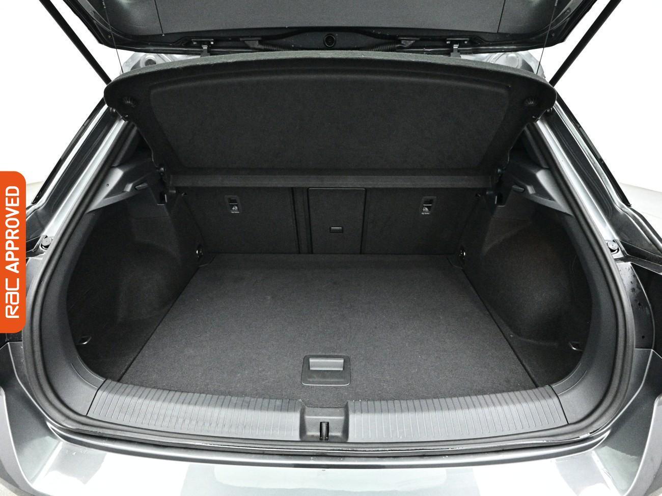 Volkswagen T-Roc view 27