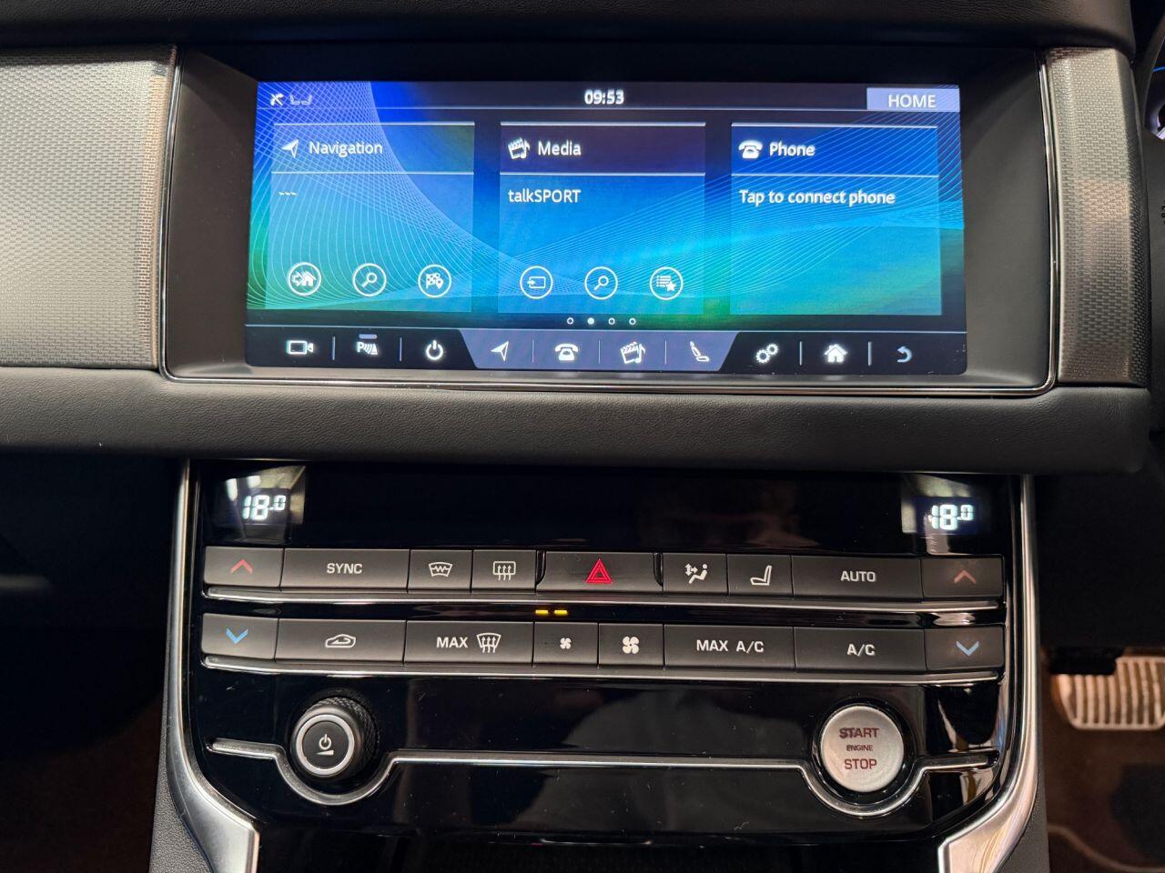 Jaguar XF view 14