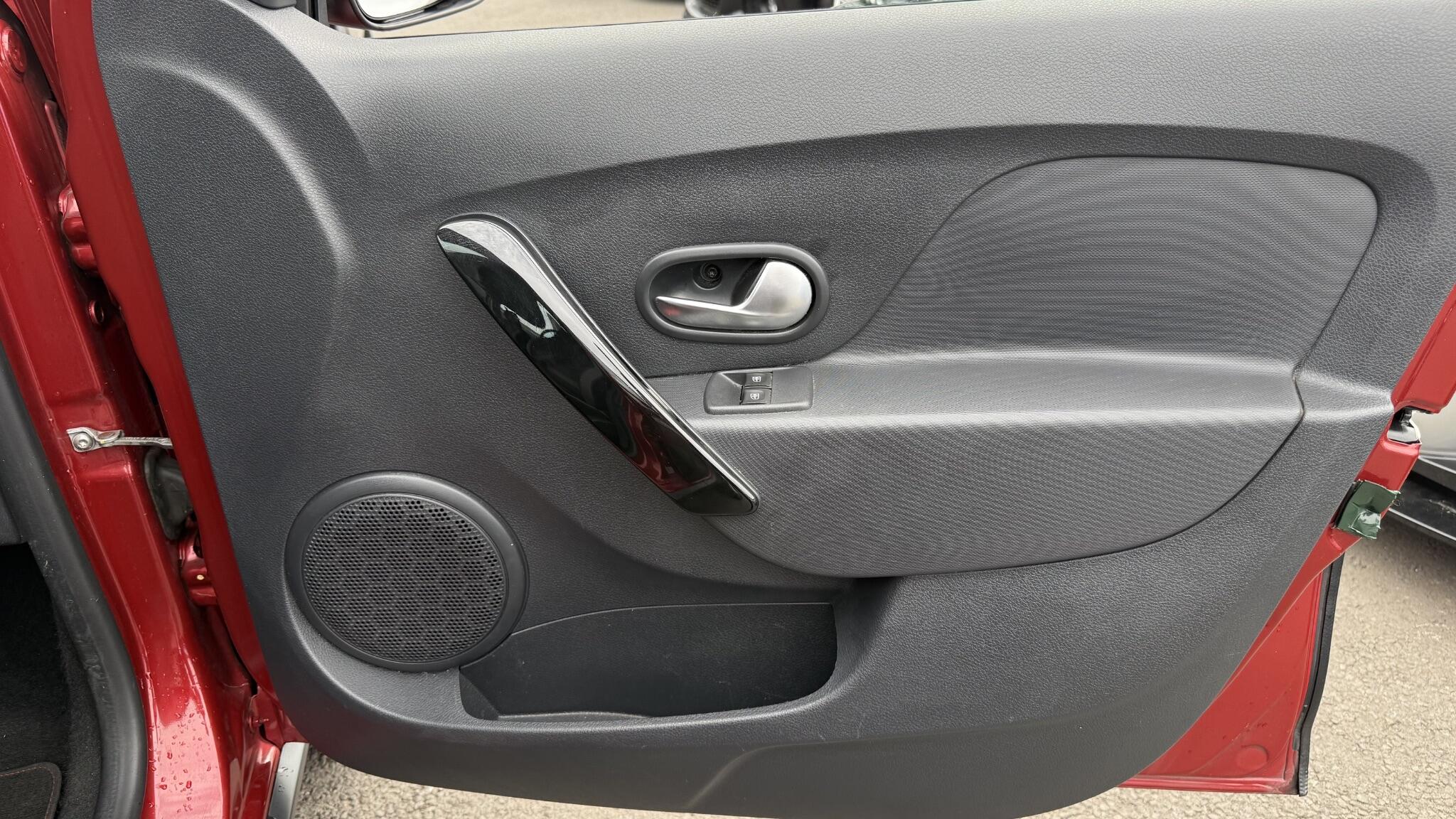 Dacia Sandero view 26