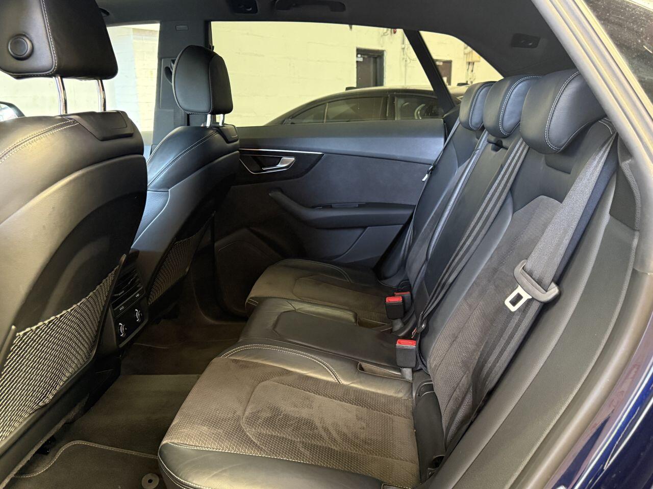 Audi Q8 view 62