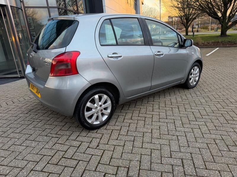 2007 Toyota Yaris image 12