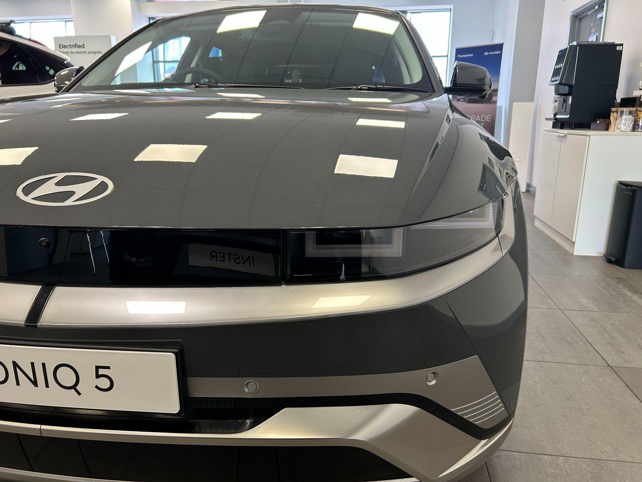 Hyundai Ioniq 5 view 3
