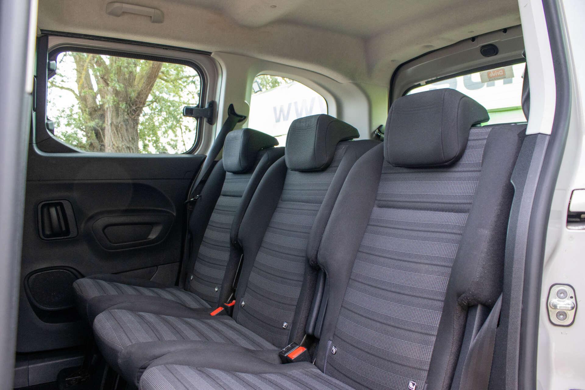 Vauxhall Combo Life view 11