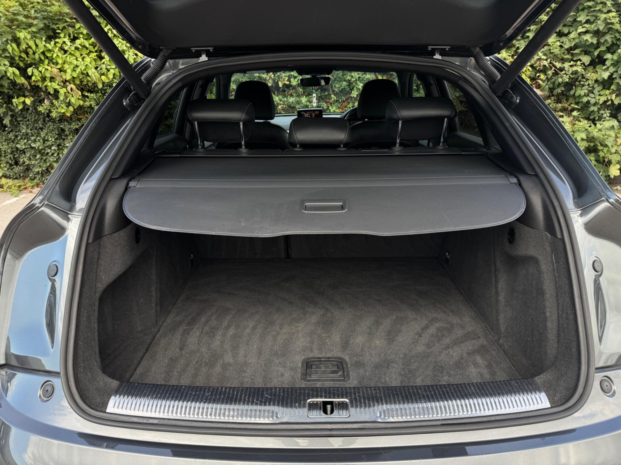 Audi Q3 view 37