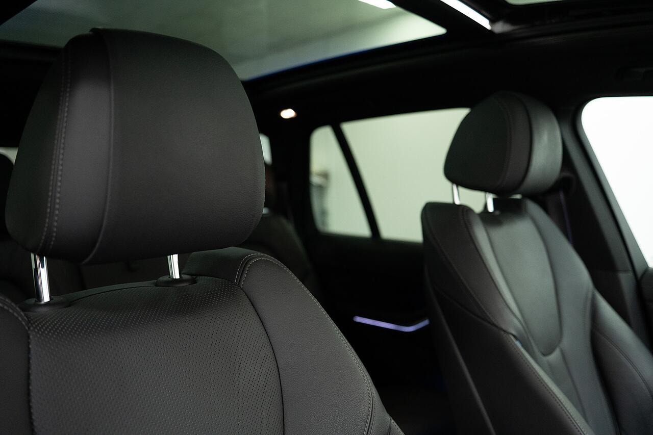 BMW X5 view 3