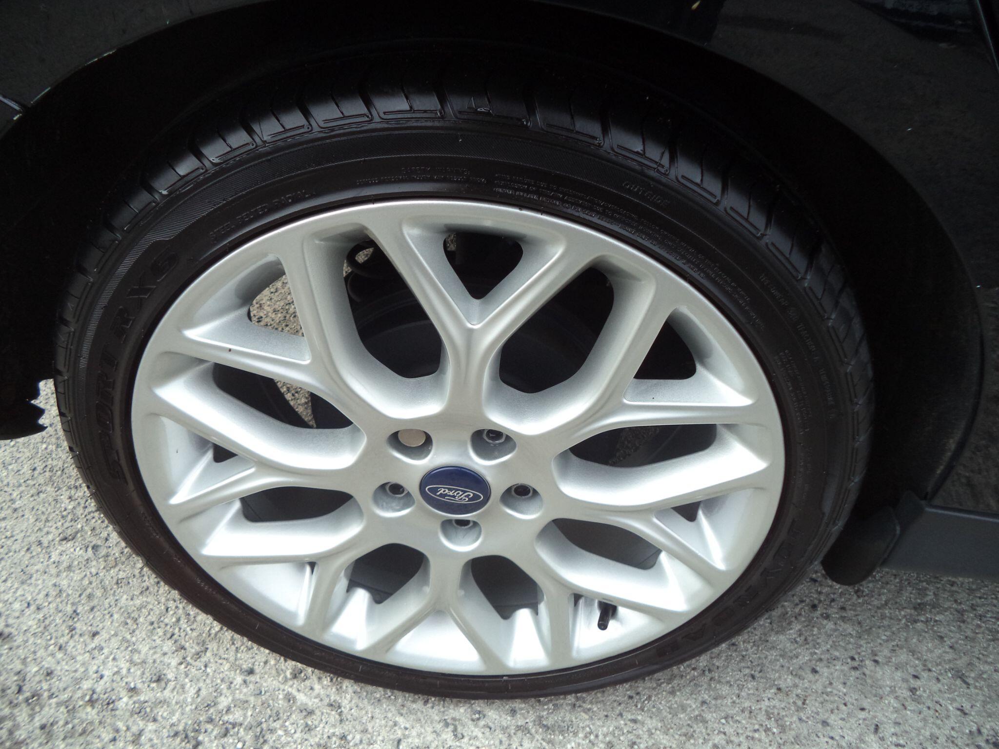 Ford Focus view 21