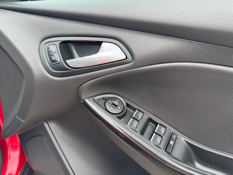 Ford Focus view 41