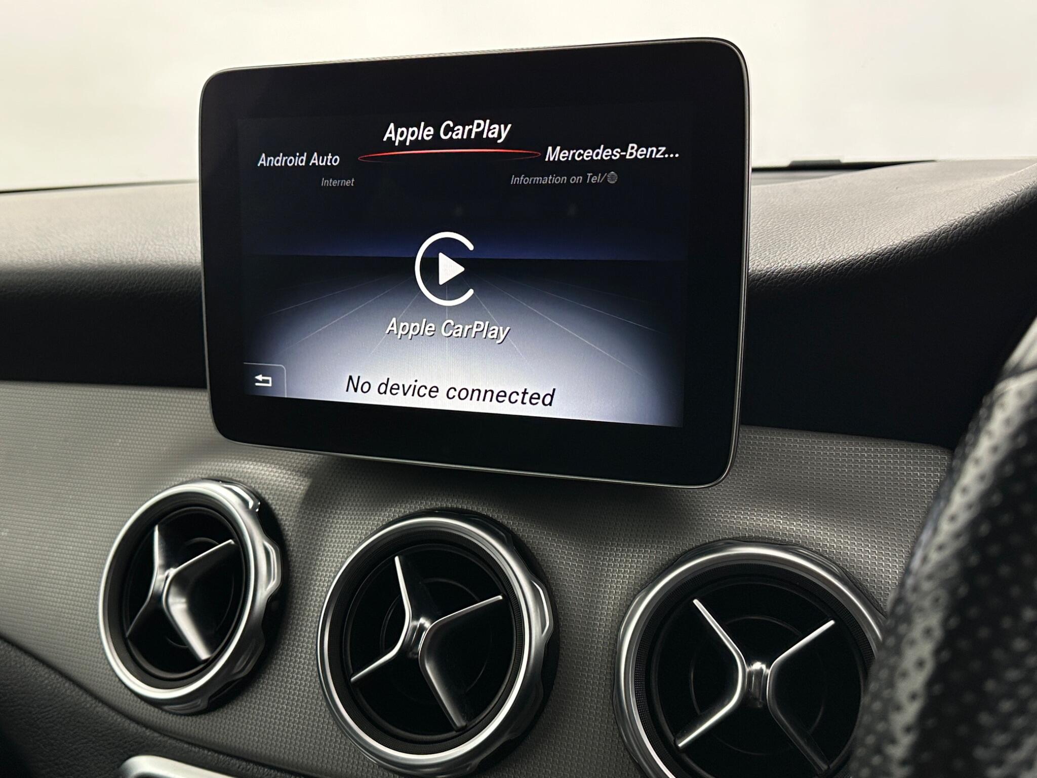 Mercedes-Benz Gla view 25