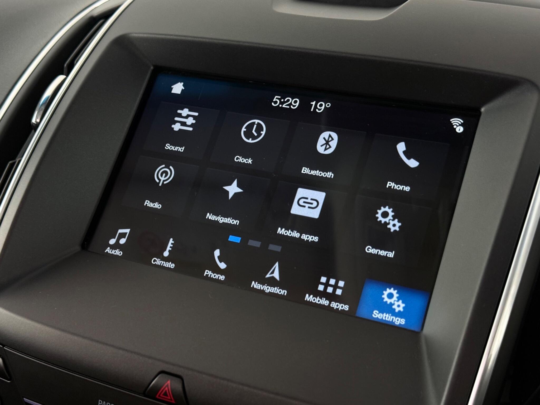 Ford Edge view 28