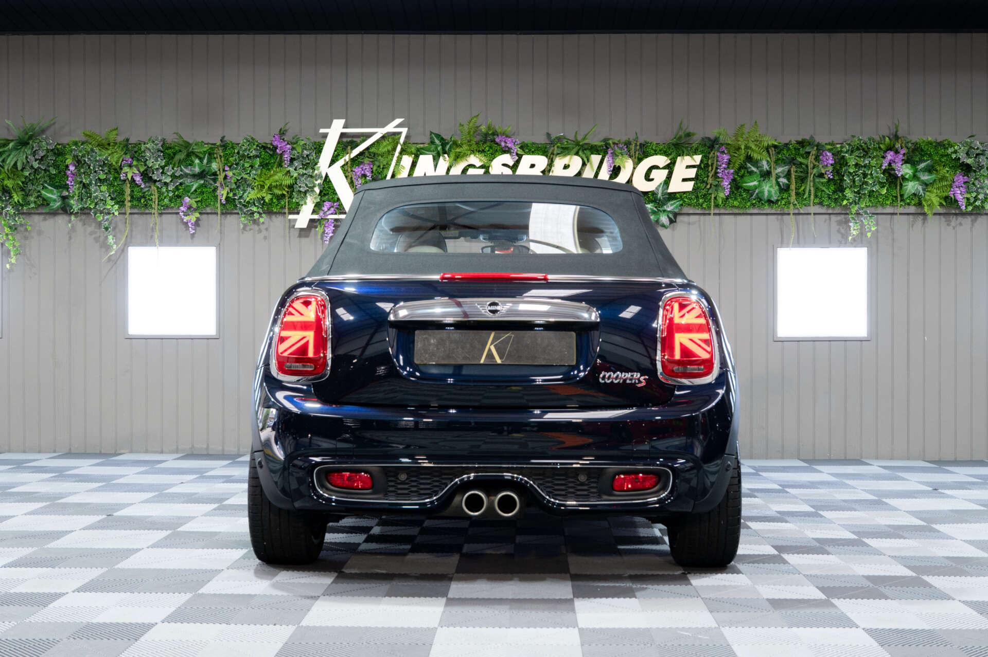 Mini Convertible view 7