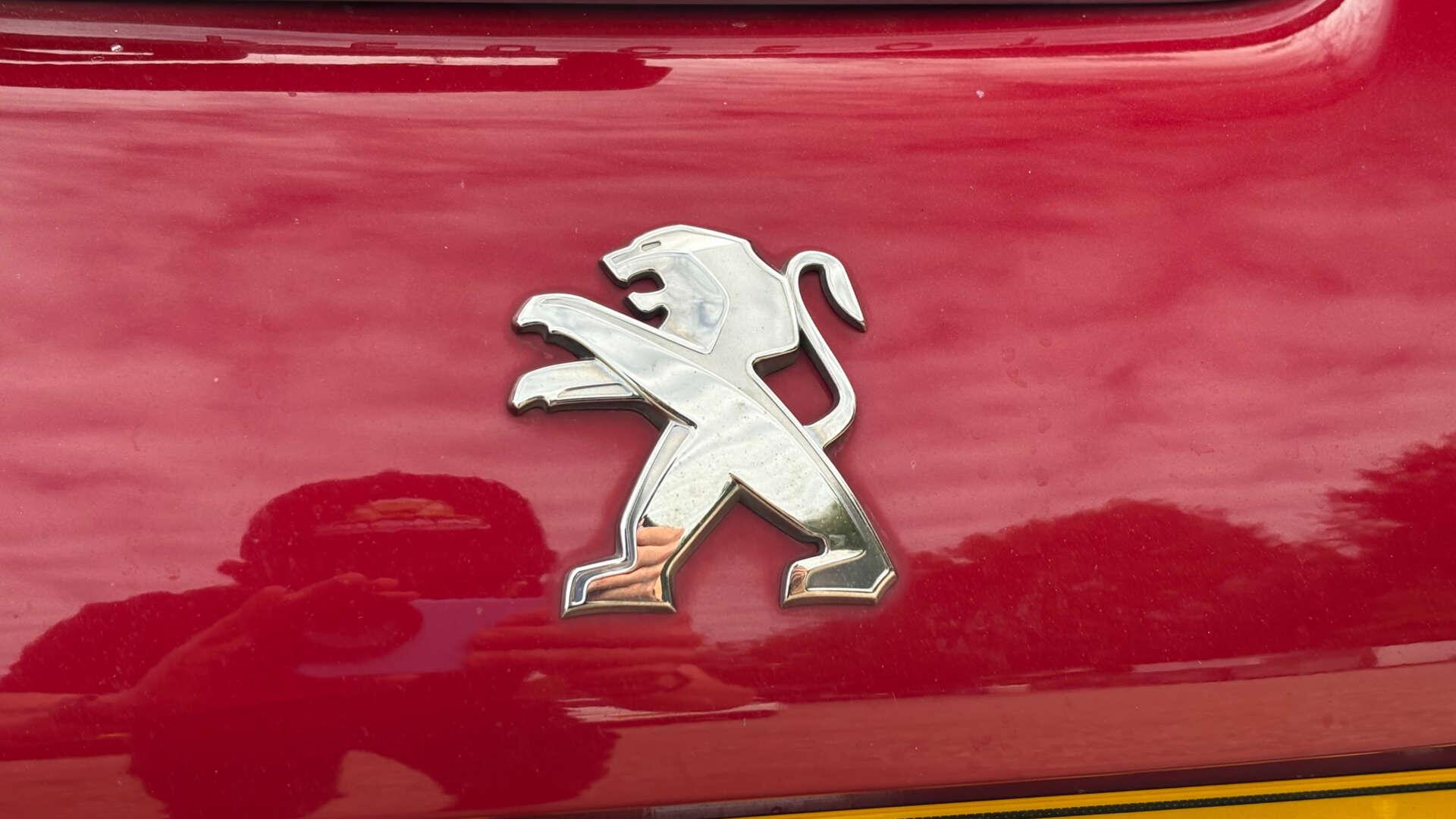 Peugeot 208 view 39