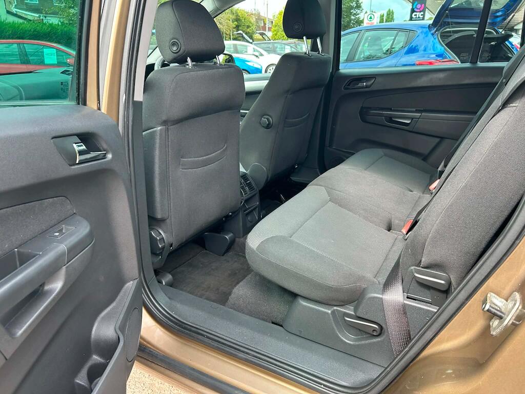 Vauxhall Zafira view 16