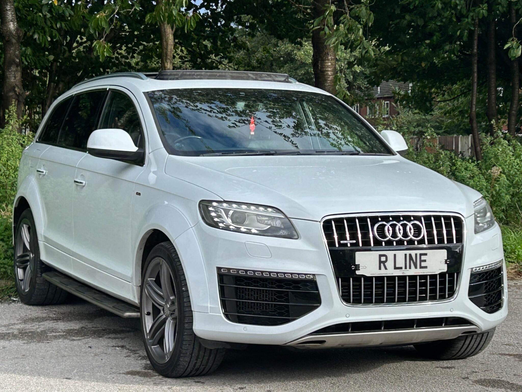 Audi Q7 view 4