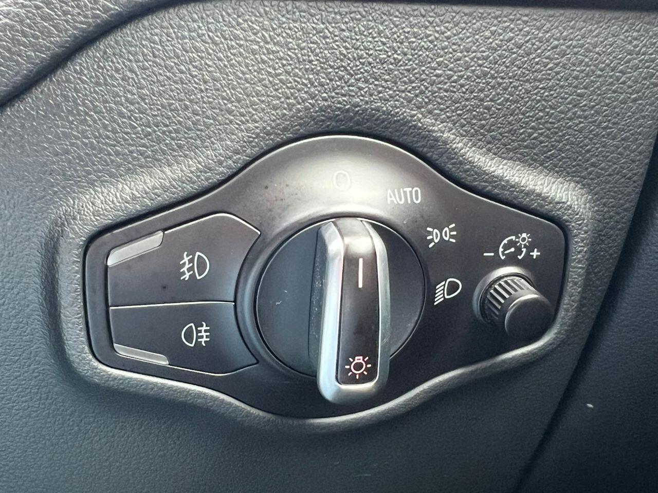 Audi Q5 view 32