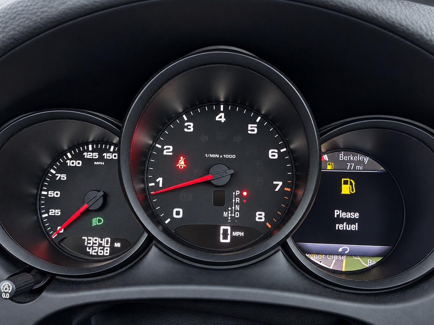 Porsche Macan view 31