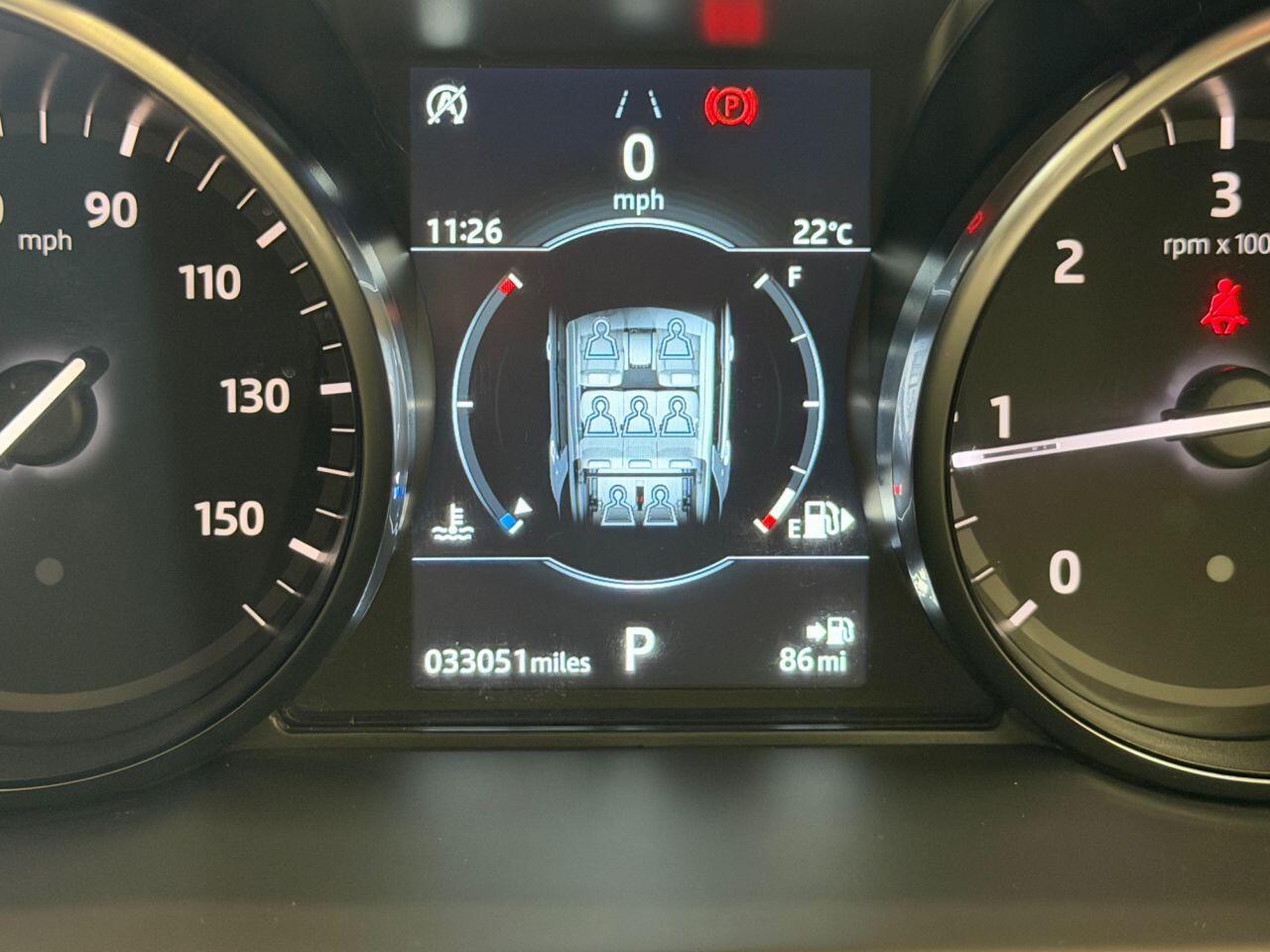 Land Rover Discovery Sport view 22