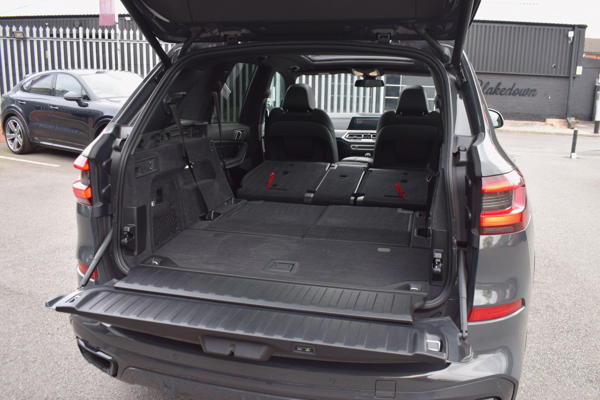 BMW X5 view 22