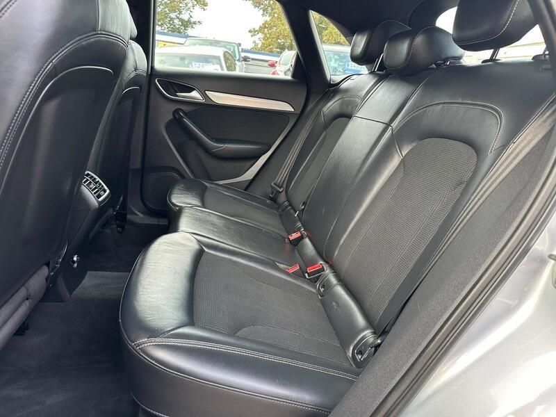 Audi Q3 view 15