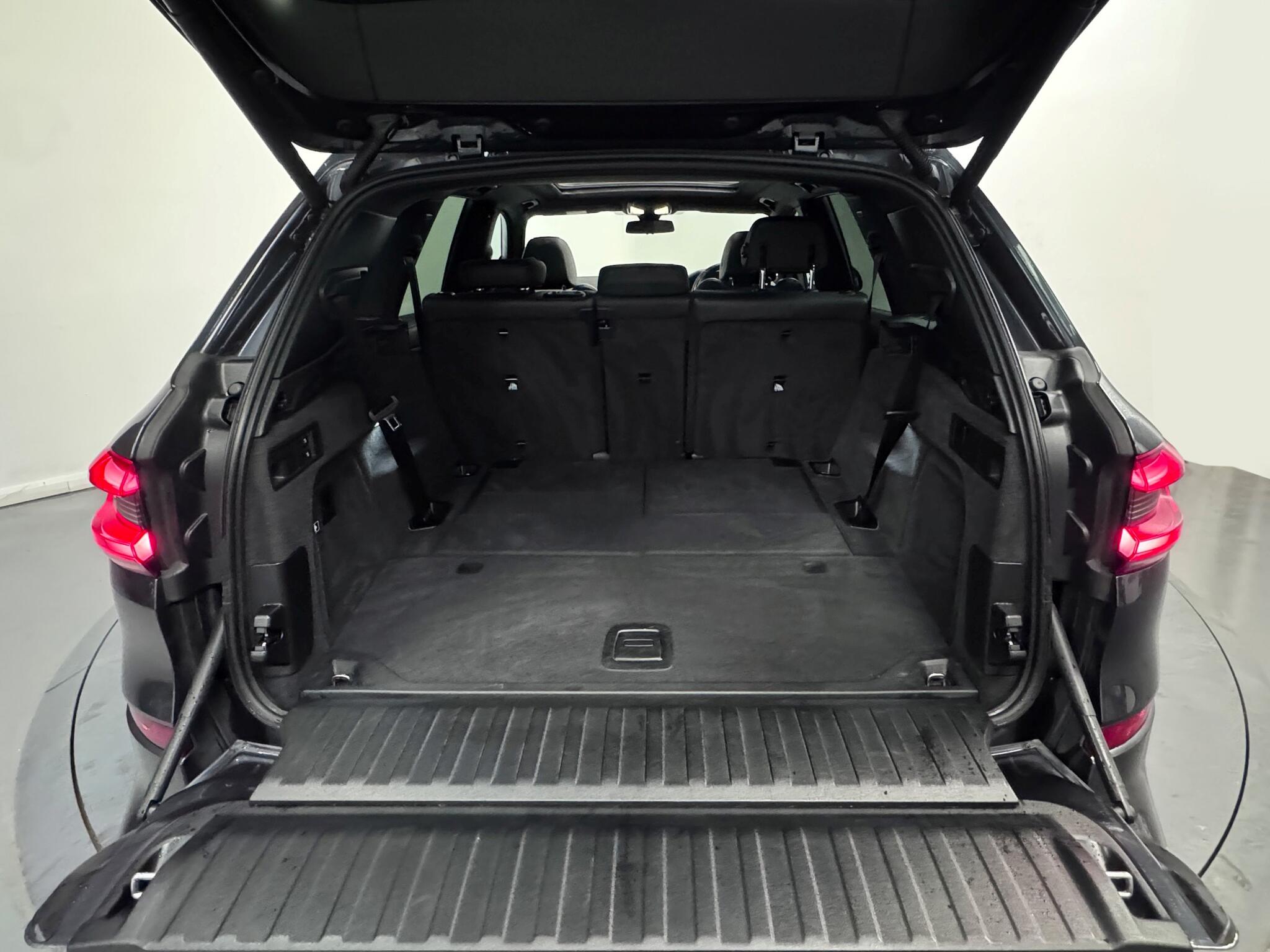 BMW X5 view 30